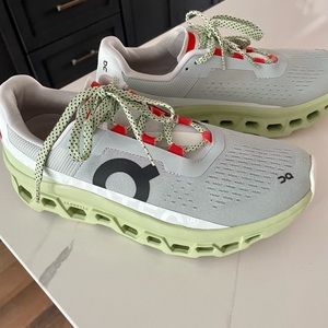 On Cloud Cloud Monster Sneakers Women’s Running Walking Cross-fit Size 9.5